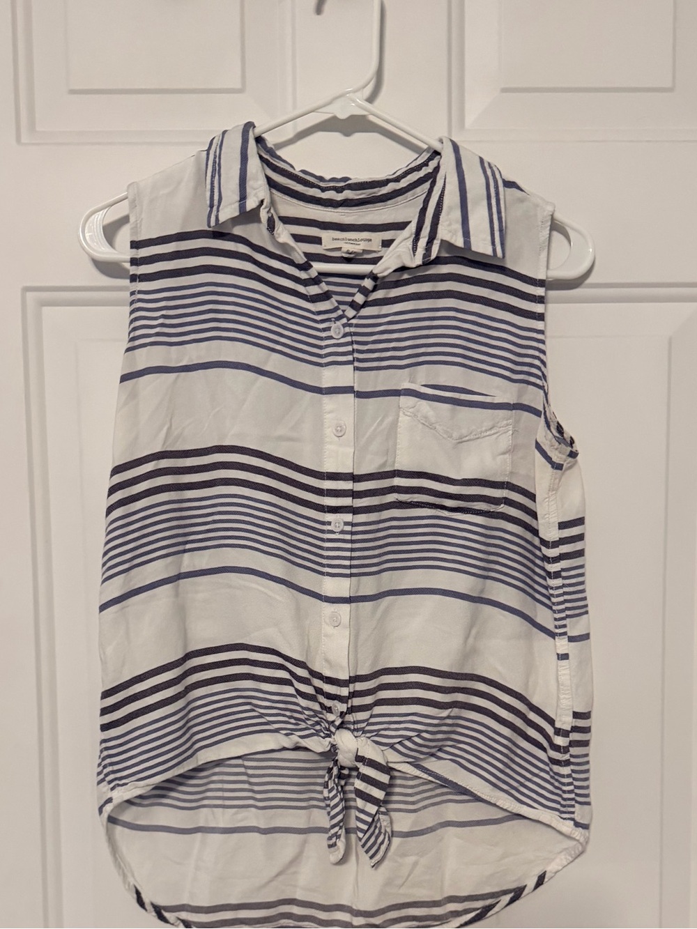 beachlunchlounge White Sleeveless Button-Front Shirt with Blue Stripes